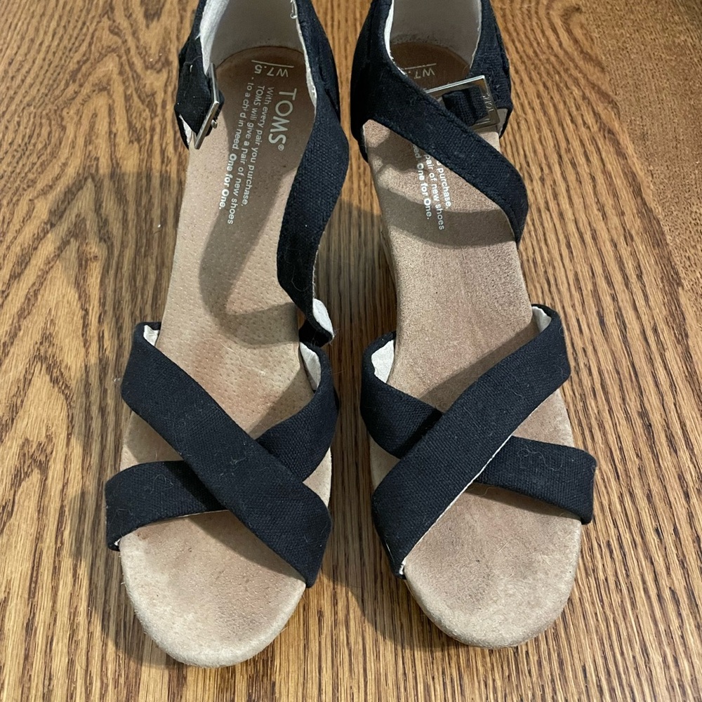 Toms Black Wedges